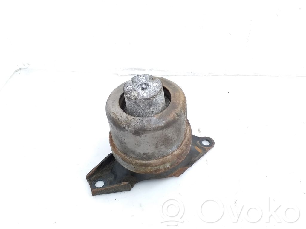 Volkswagen Transporter - Caravelle T5 Engine mount bracket 