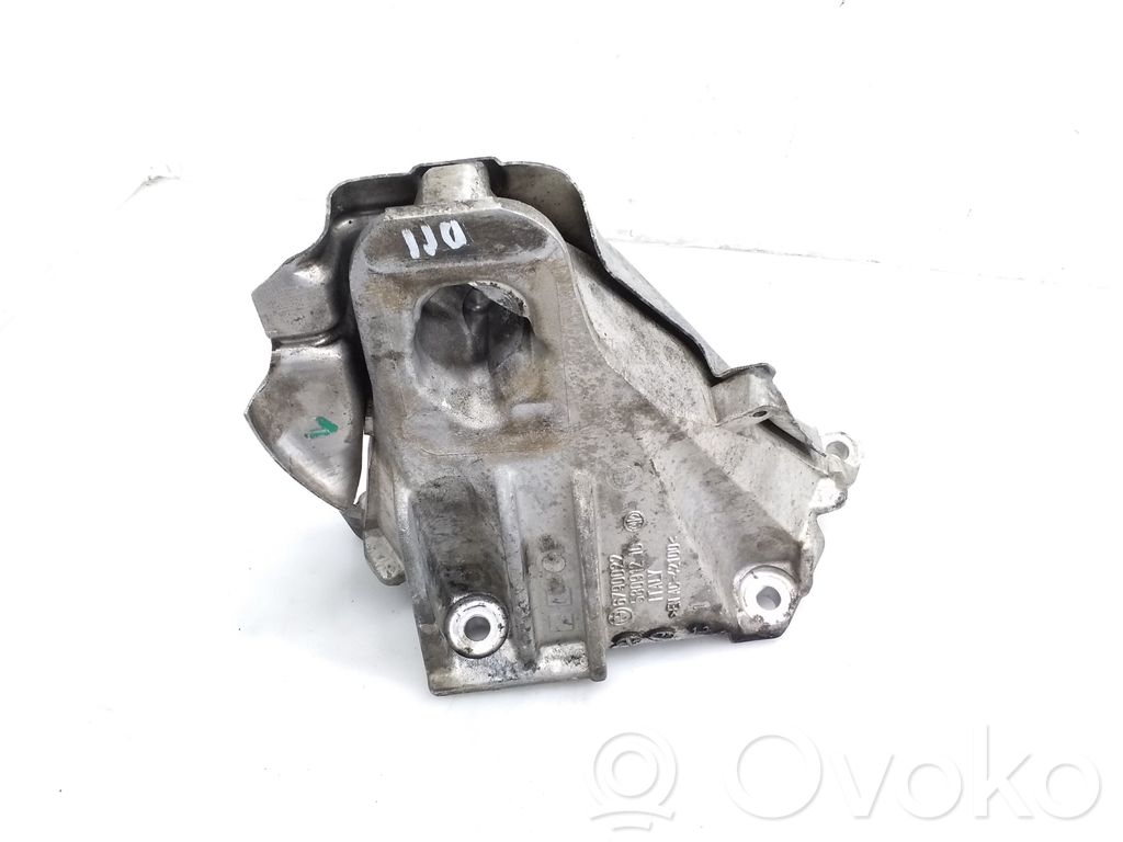 Engine mounting bracket   6790022,58091210