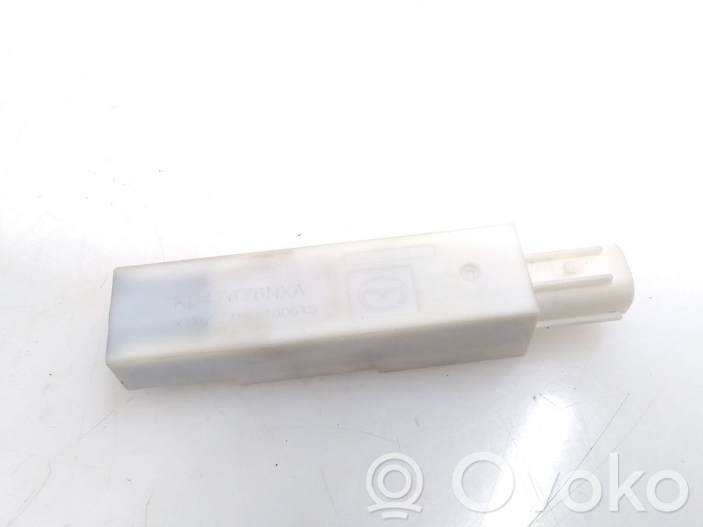 Mazda CX-30 Antena systemu bezkluczykowego