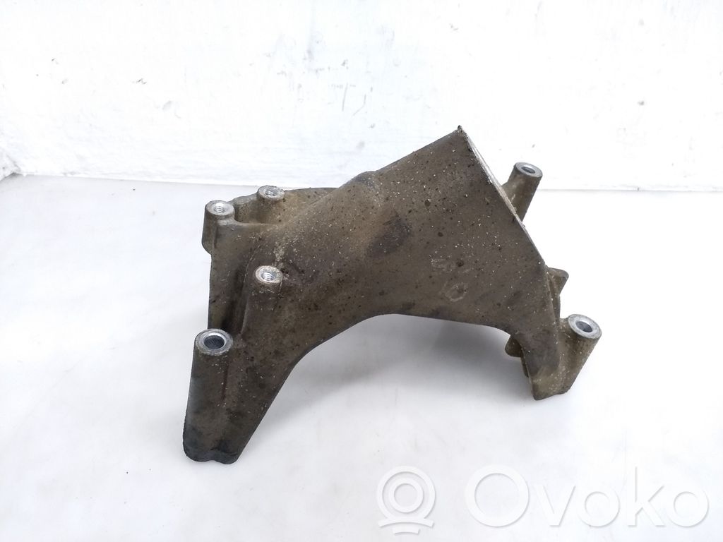 Volkswagen Amarok Engine mounting bracket 