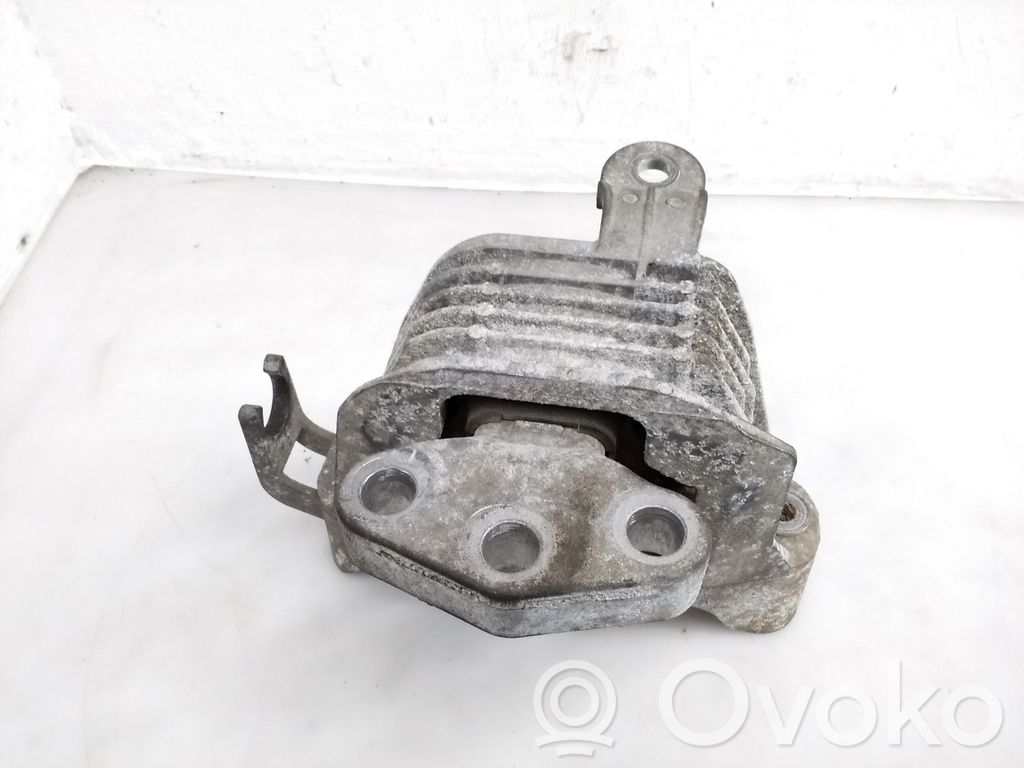 Opel Zafira C Engine mount bracket 