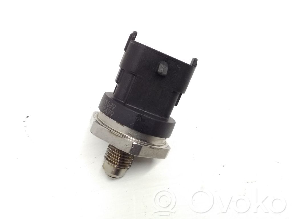 Ford Kuga II Fuel pressure sensor 