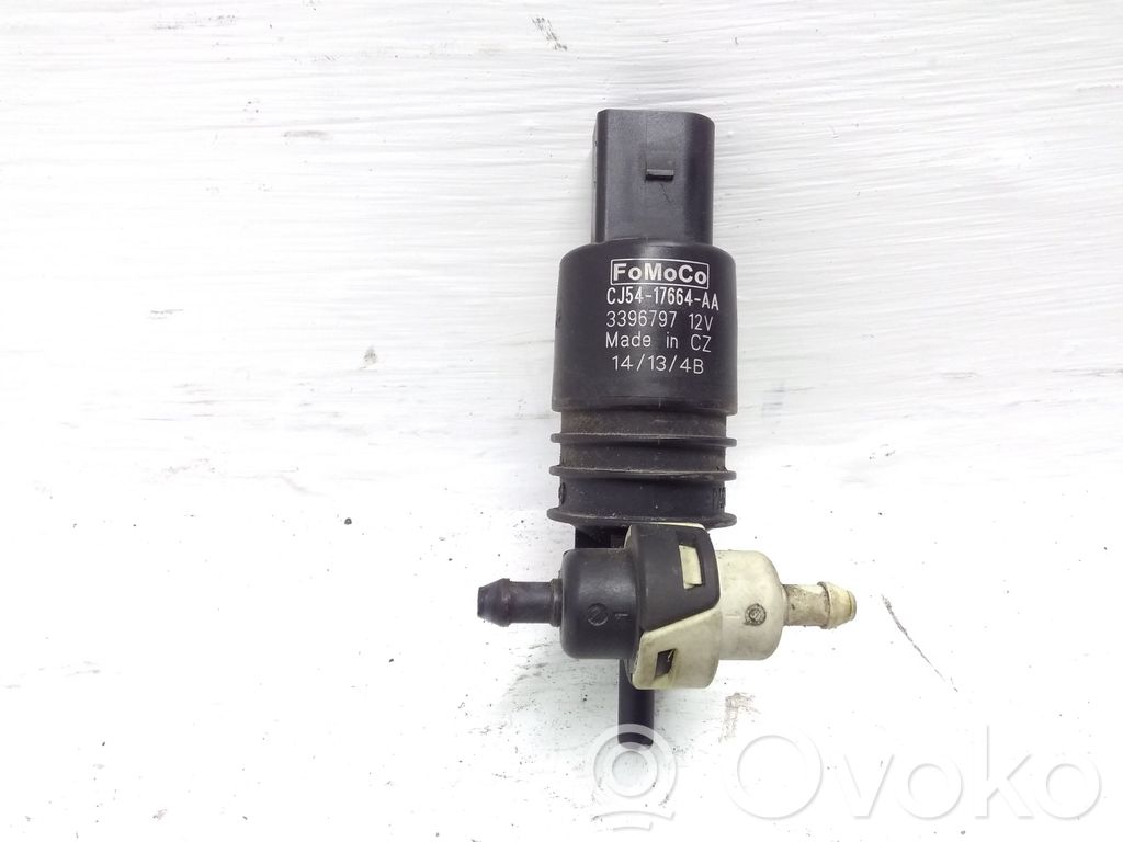 Ford Kuga II Windscreen/windshield washer pump 