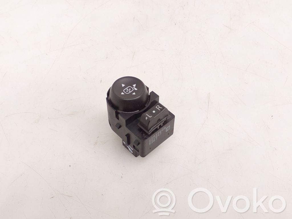 Opel Astra K Sivupeilin kytkin 