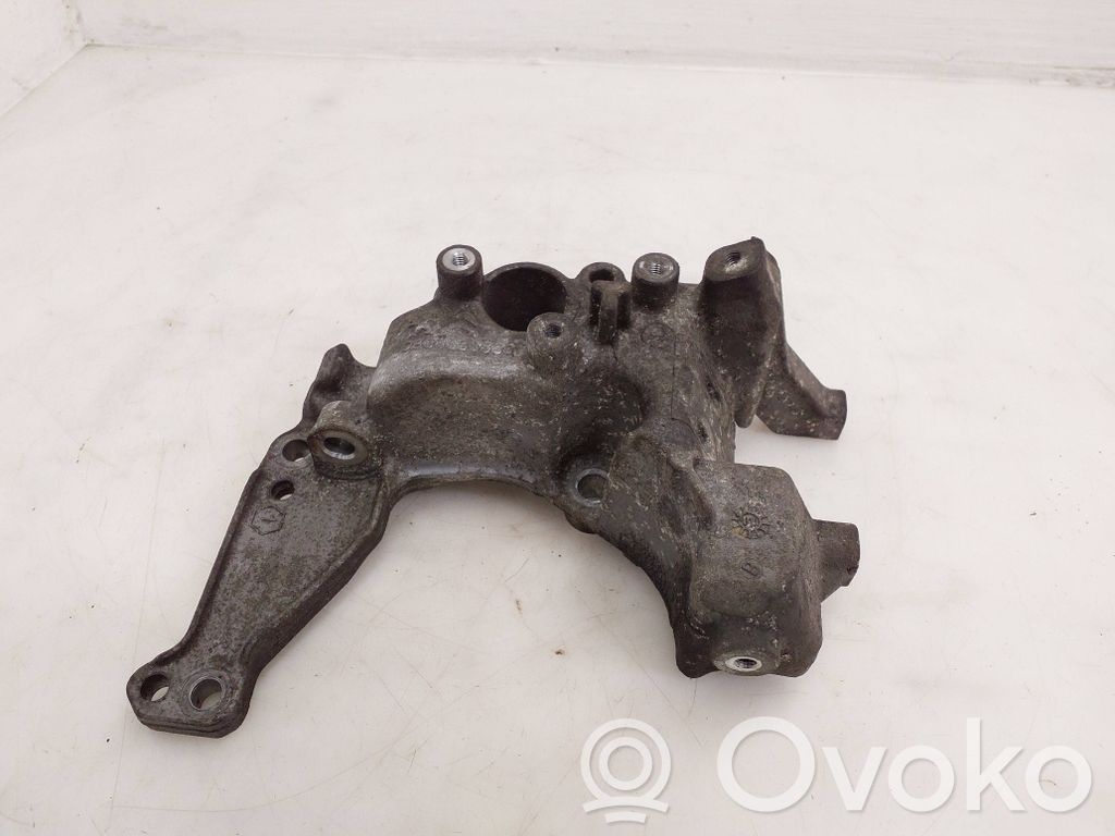 Citroen Berlingo Generator/alternator bracket 