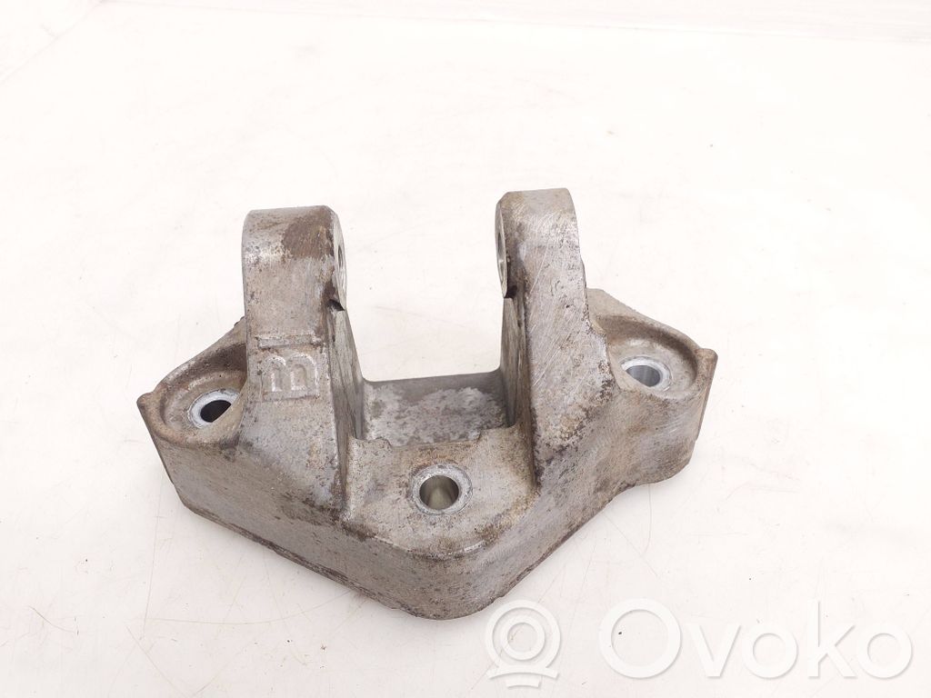 Nissan X-Trail T32 Engine mounting bracket 