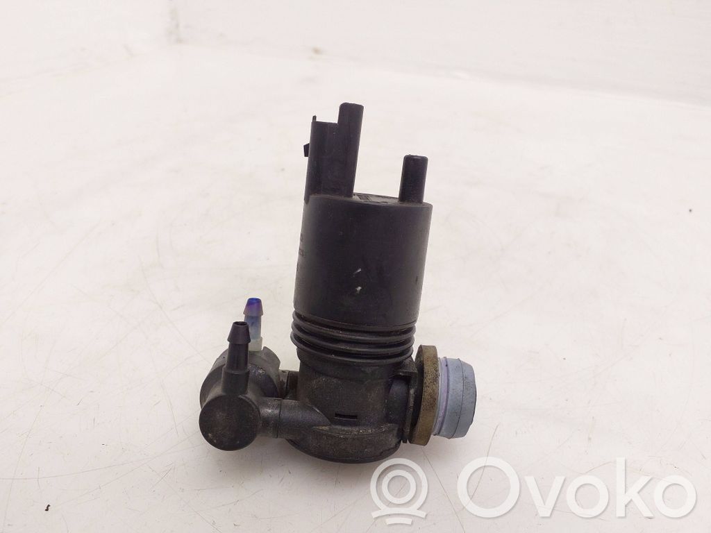 Nissan X-Trail T32 Windscreen/windshield washer pump 
