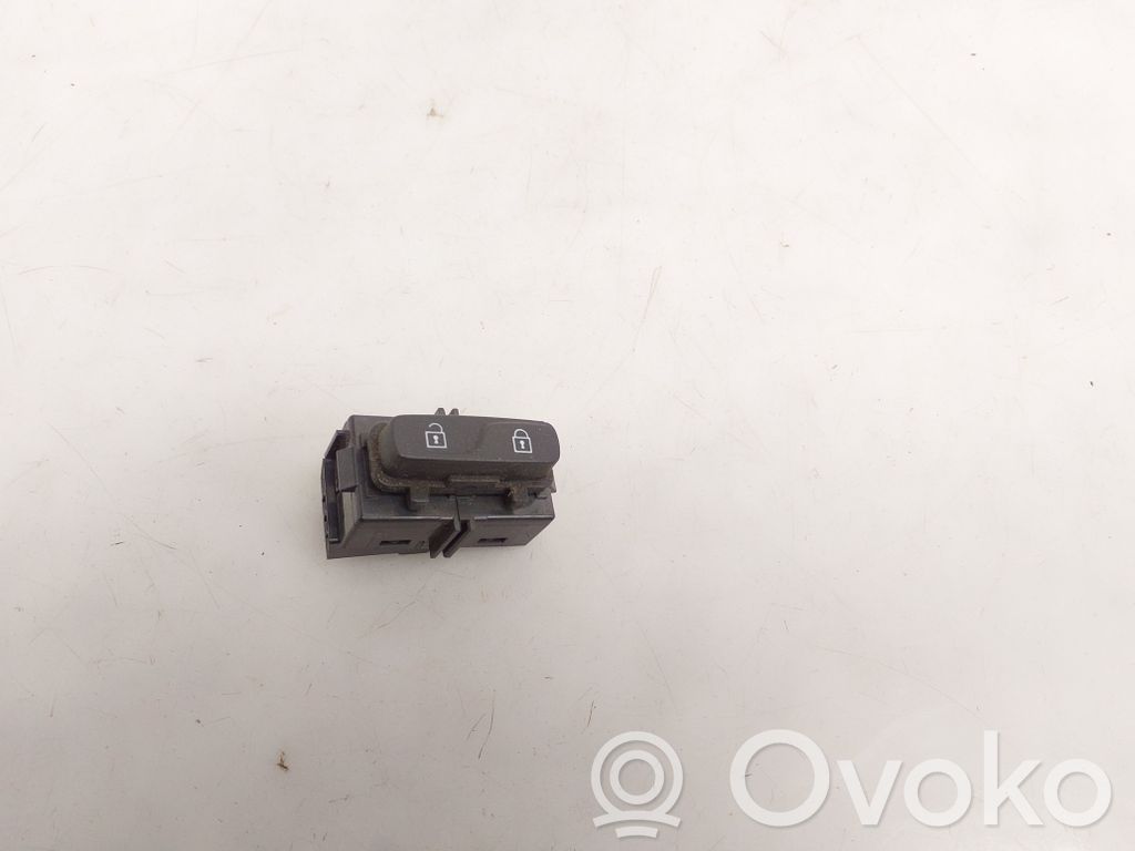 Volvo XC60 Central locking switch button 