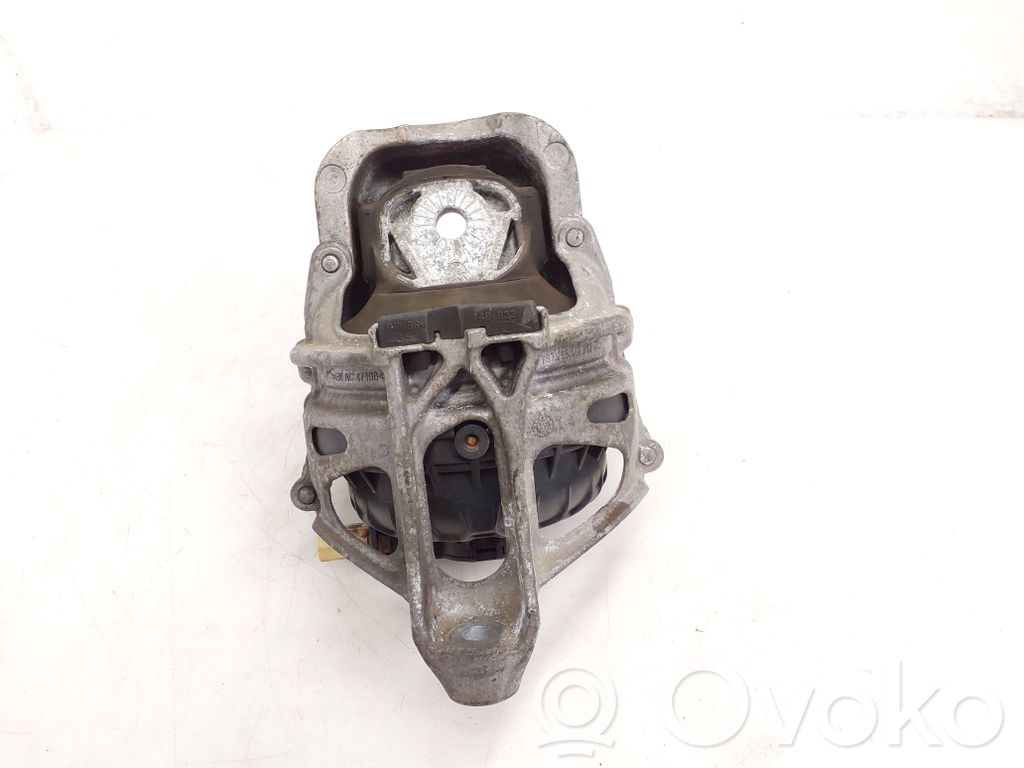Porsche Cayenne (9Y0 9Y3) Engine mount bracket 
