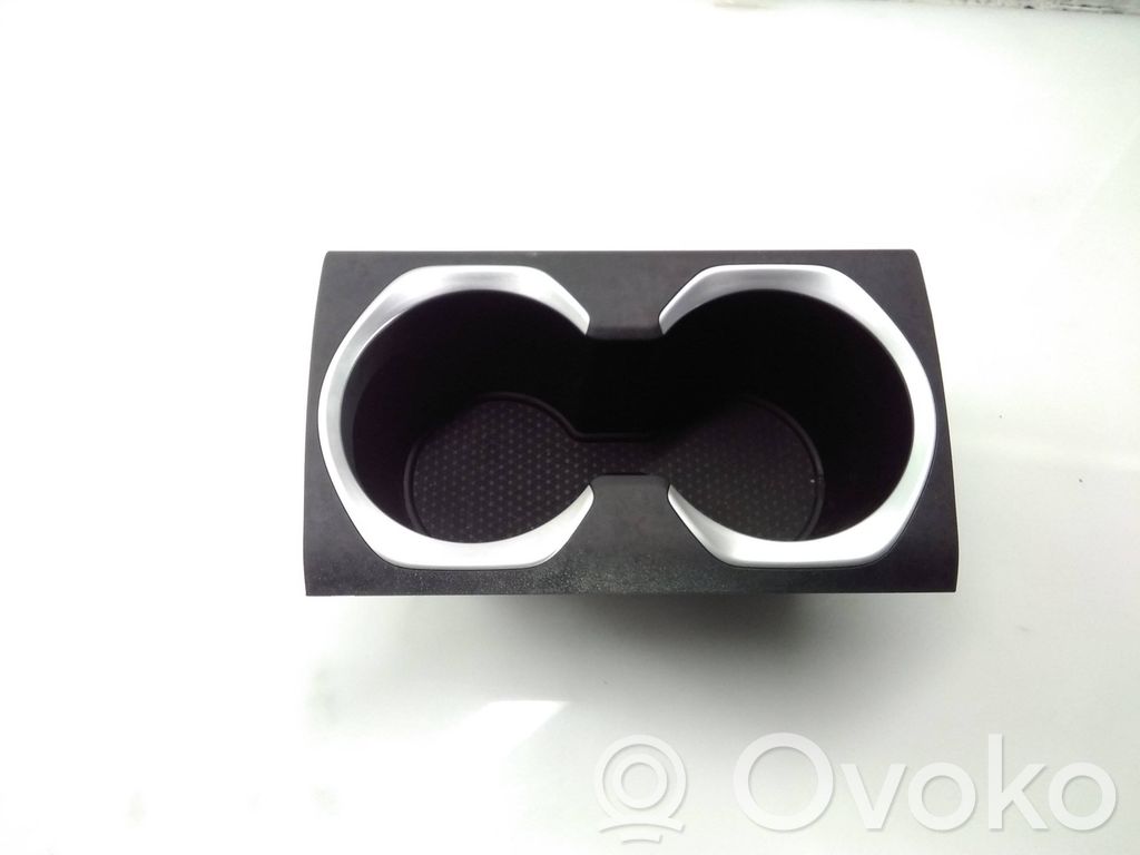 BMW iX1 Cup holder front 