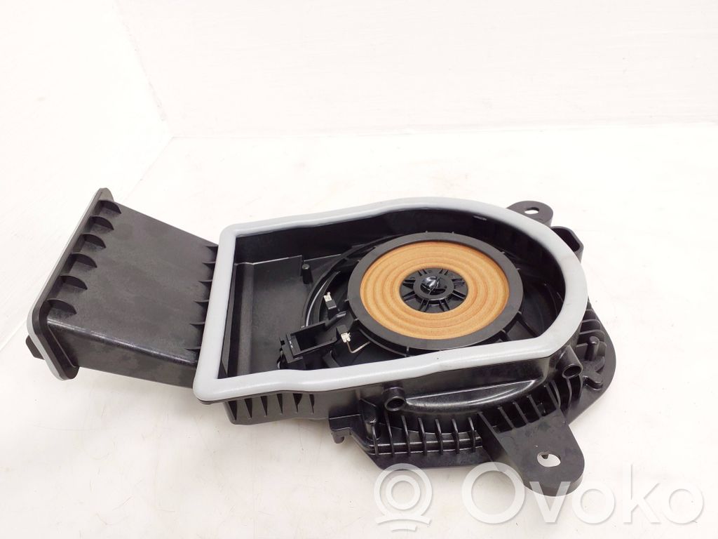BMW iX1 Subwoofer 