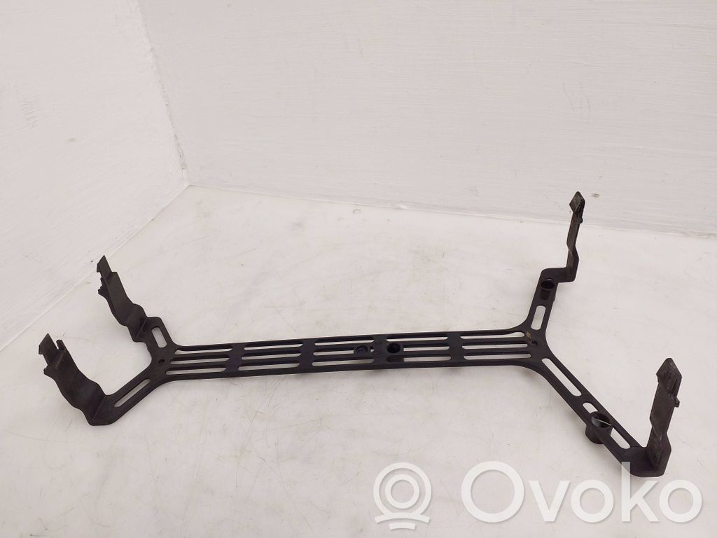Peugeot 3008 II Radiator mount bracket 