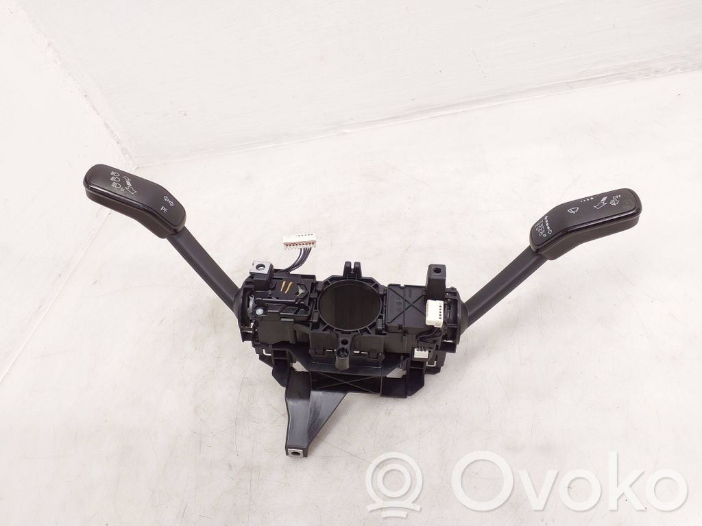 Volkswagen PASSAT B8 Interruptor/palanca de limpiador de luz de giro 