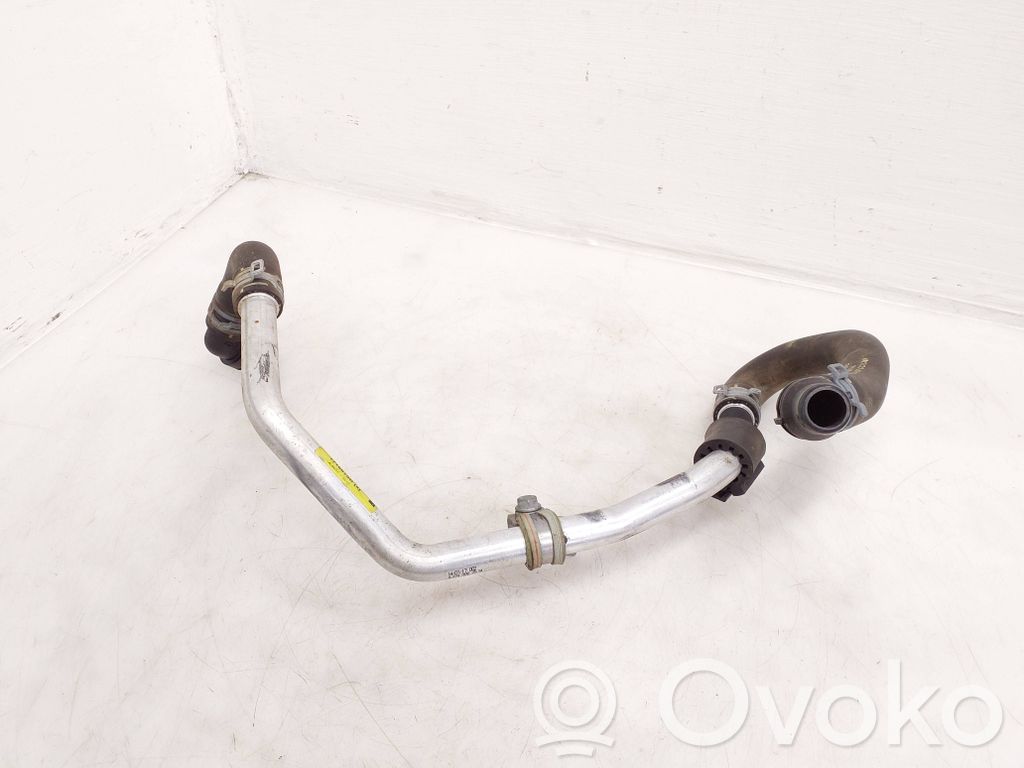 Mercedes-Benz C W205 Tubo flessibile del liquido di raffreddamento del motore 