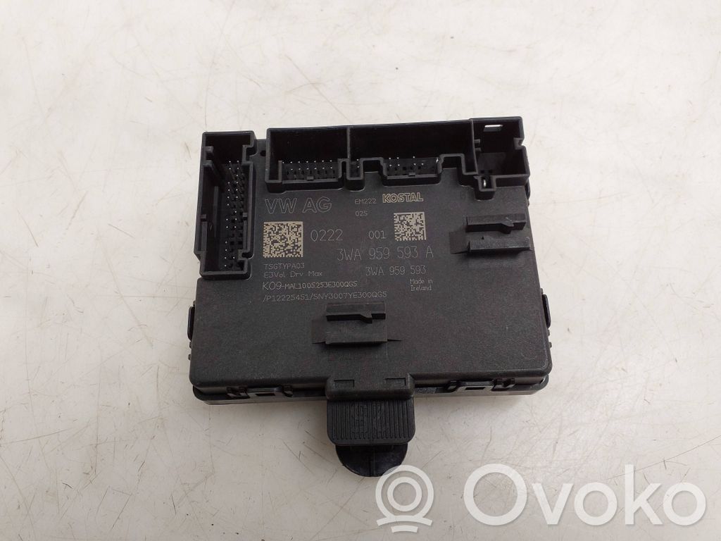 Volkswagen Tiguan Door control unit/module 
