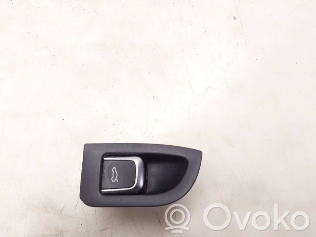 Tailgate/boot open switch button   8K0959831B