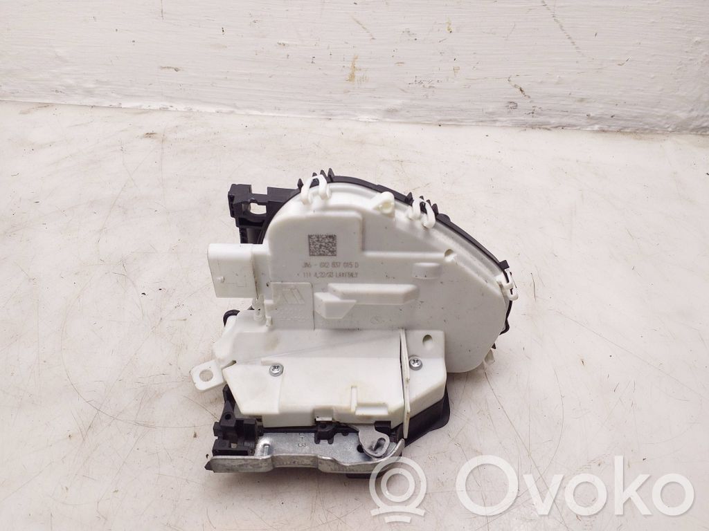 Audi A5 Priekšpusē slēdzene 