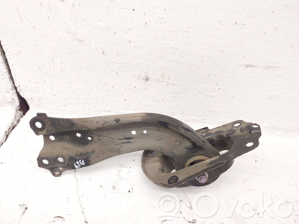 Toyota Camry VIII XV70  Querlenker Achsschenkel hinten 