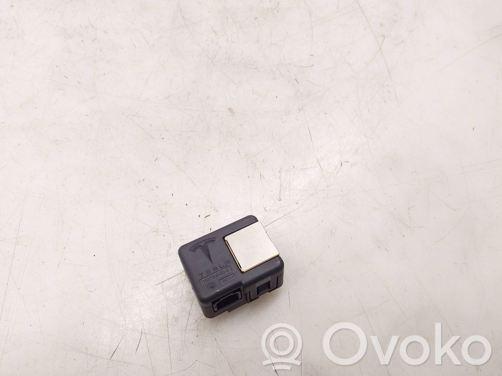 Tesla Model Y Other devices 