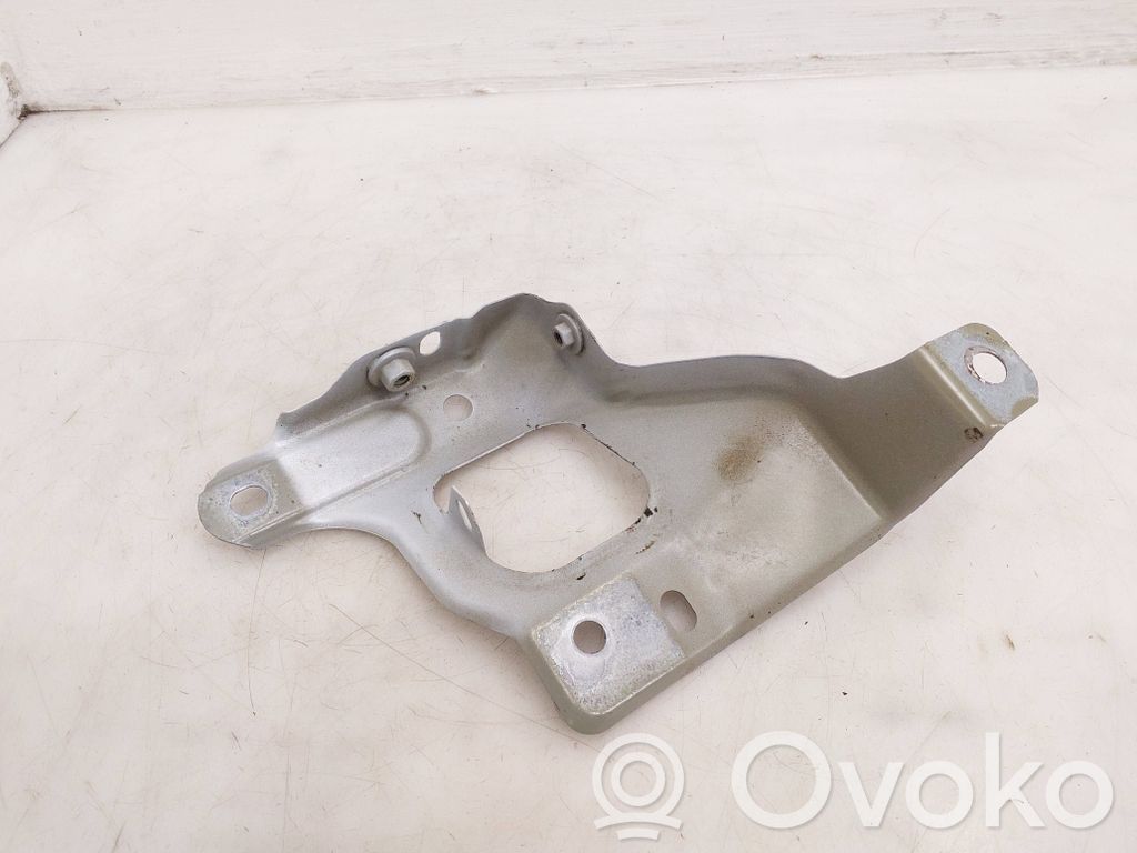 Tesla Model 3 Fender mounting bracket 