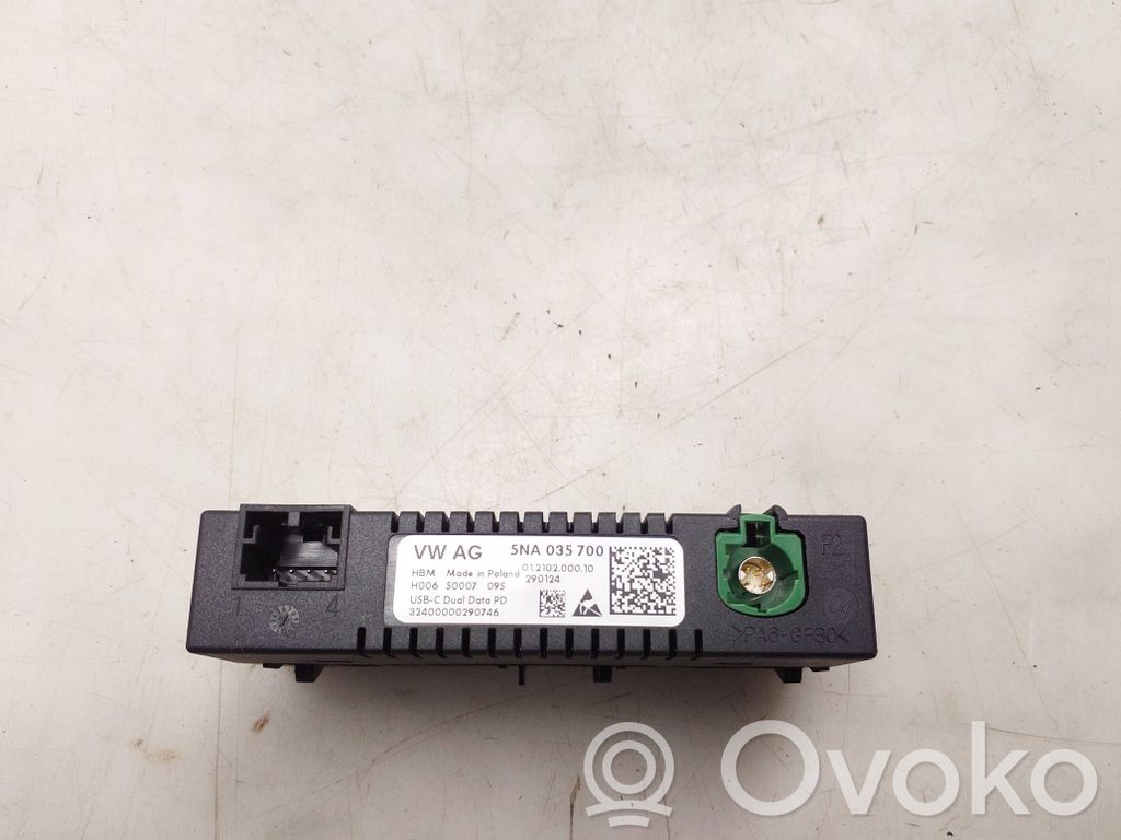 Enchufe conector USB   5NA035700