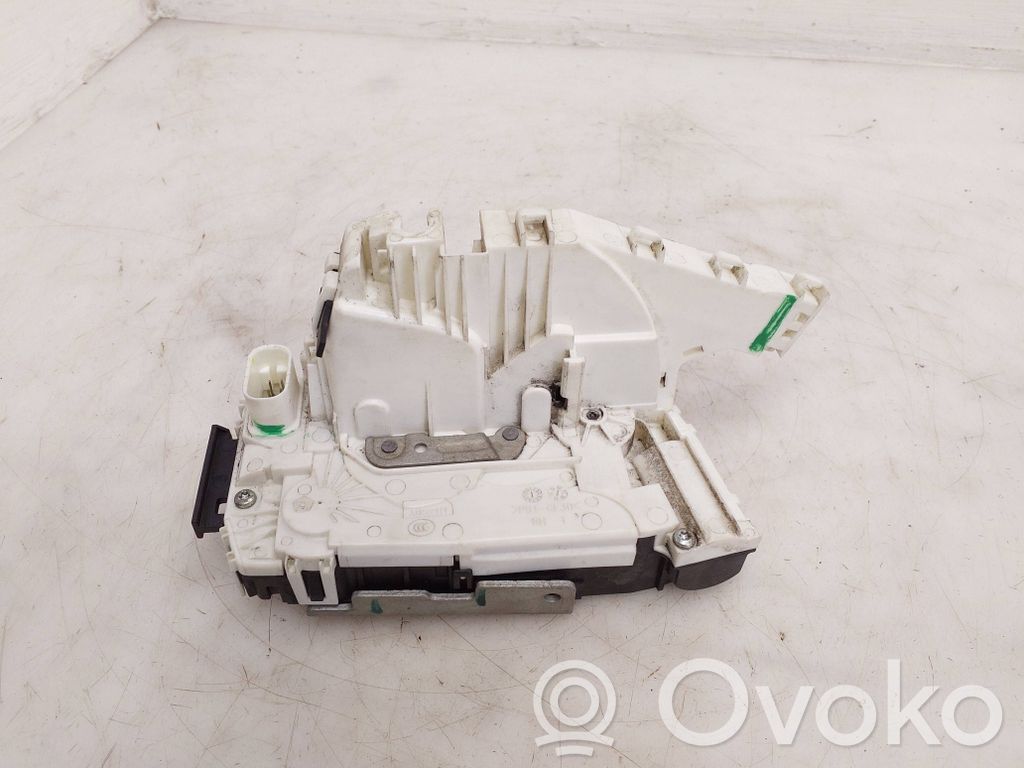 Jeep Cherokee KL Cerradura de puerta trasera