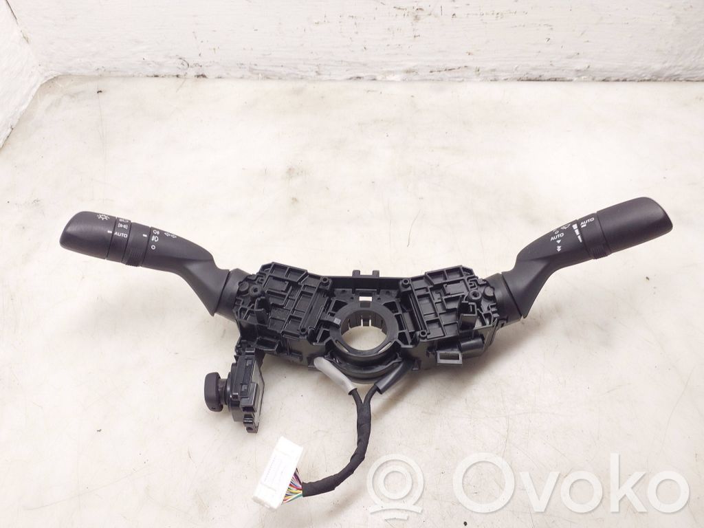Toyota Camry VIII XV70  Bloc semnalizator și ștergător parbriz 