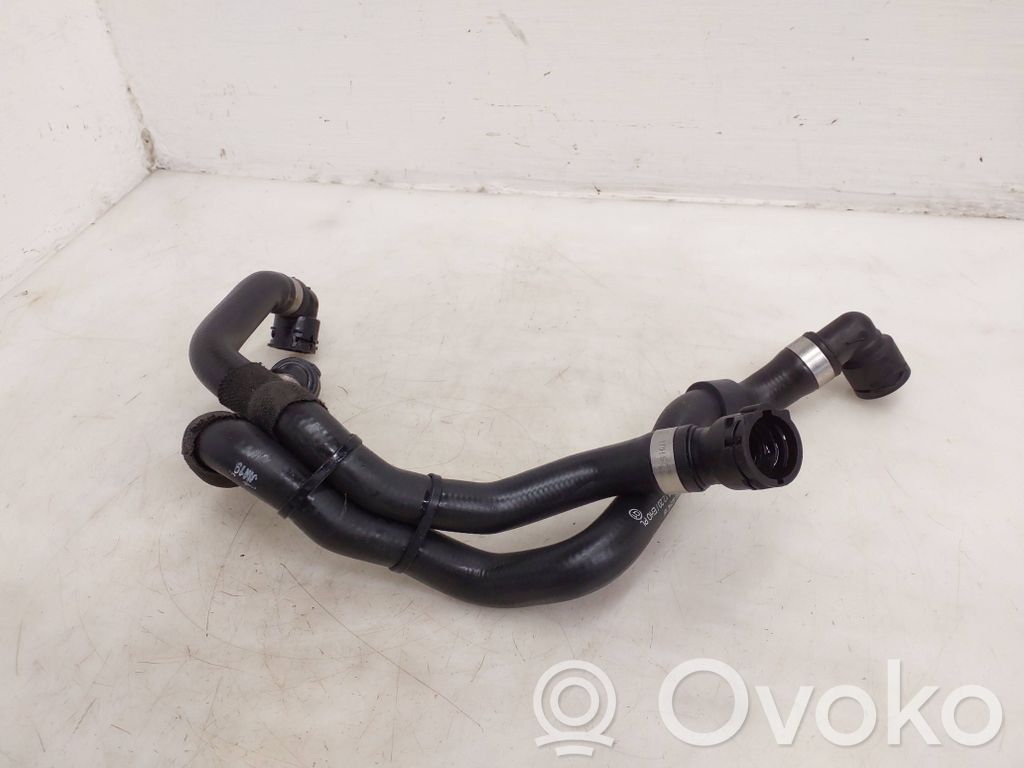 Mercedes-Benz GLA H247 Engine coolant pipe/hose