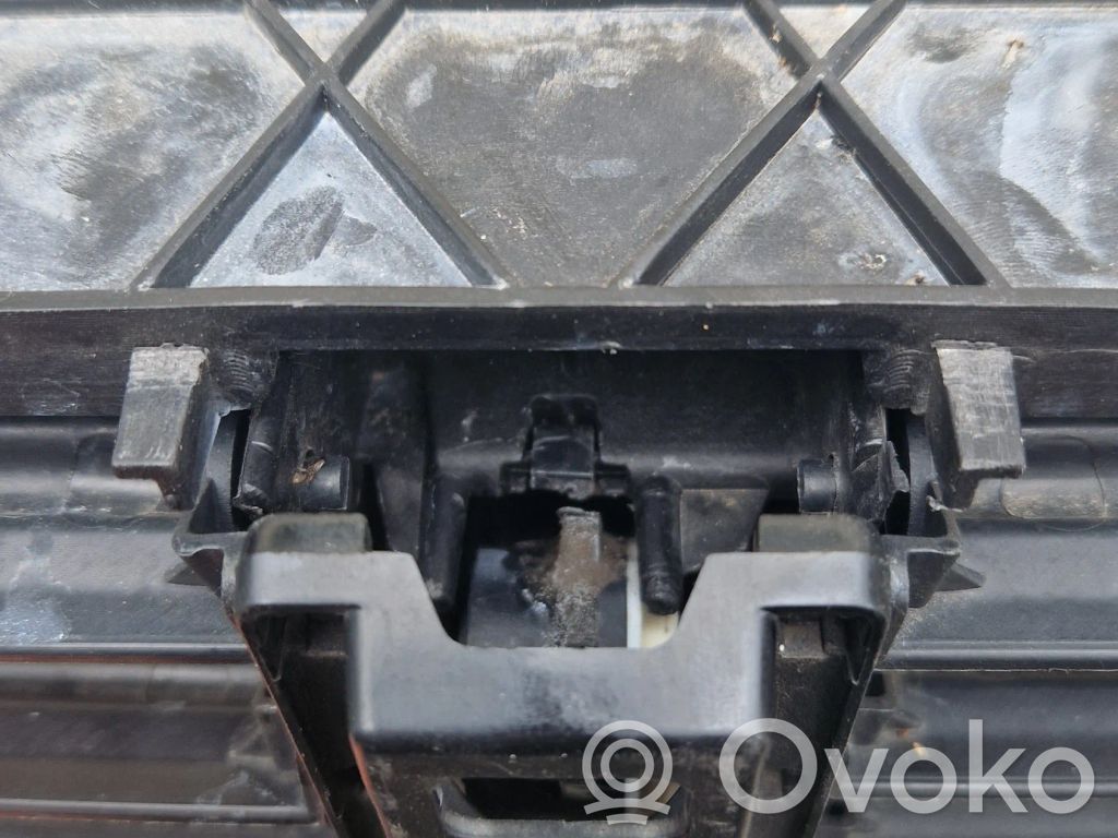 Front bumper lower grill   68438679AD