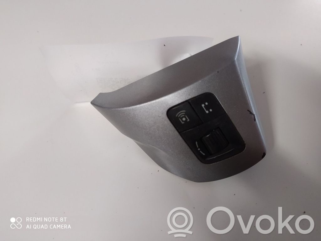 Opel Corsa D Interruptores/botones de la columna de dirección 