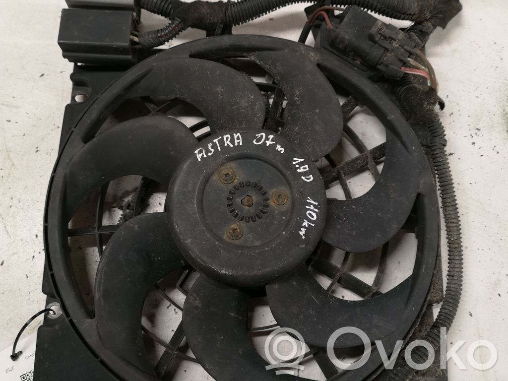 Opel Astra H Elektrisks radiatoru ventilators 