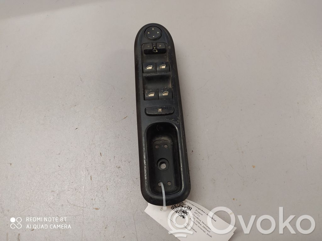 Peugeot 407 Electric window control switch 