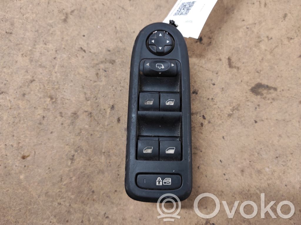 Electric window control switch   9660257XT,30170346