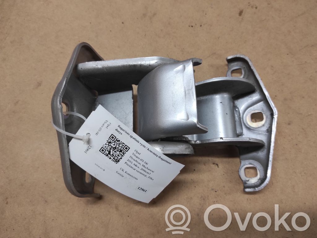 Opel Vivaro Loading door lower hinge 
