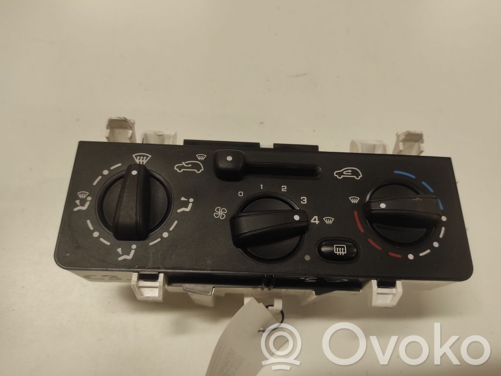 Citroen C3 Climate control unit 
