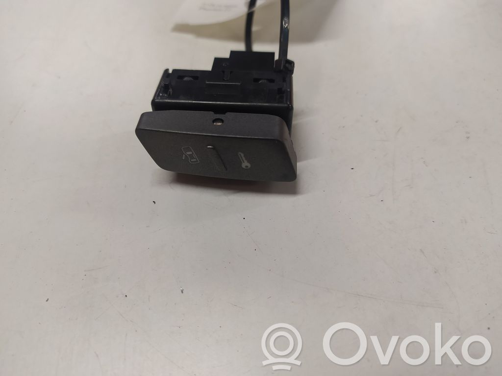 Volkswagen Phaeton Central locking switch button 