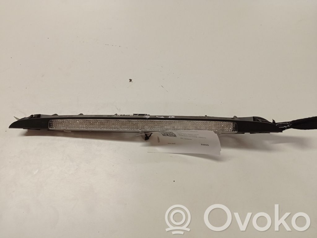 Citroen C6 Third/center stoplight 