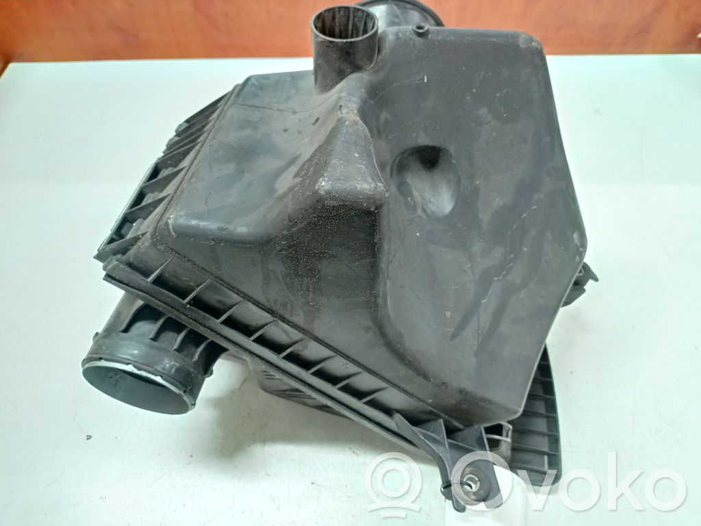 BMW 5 E60 E61 Air filter box 
