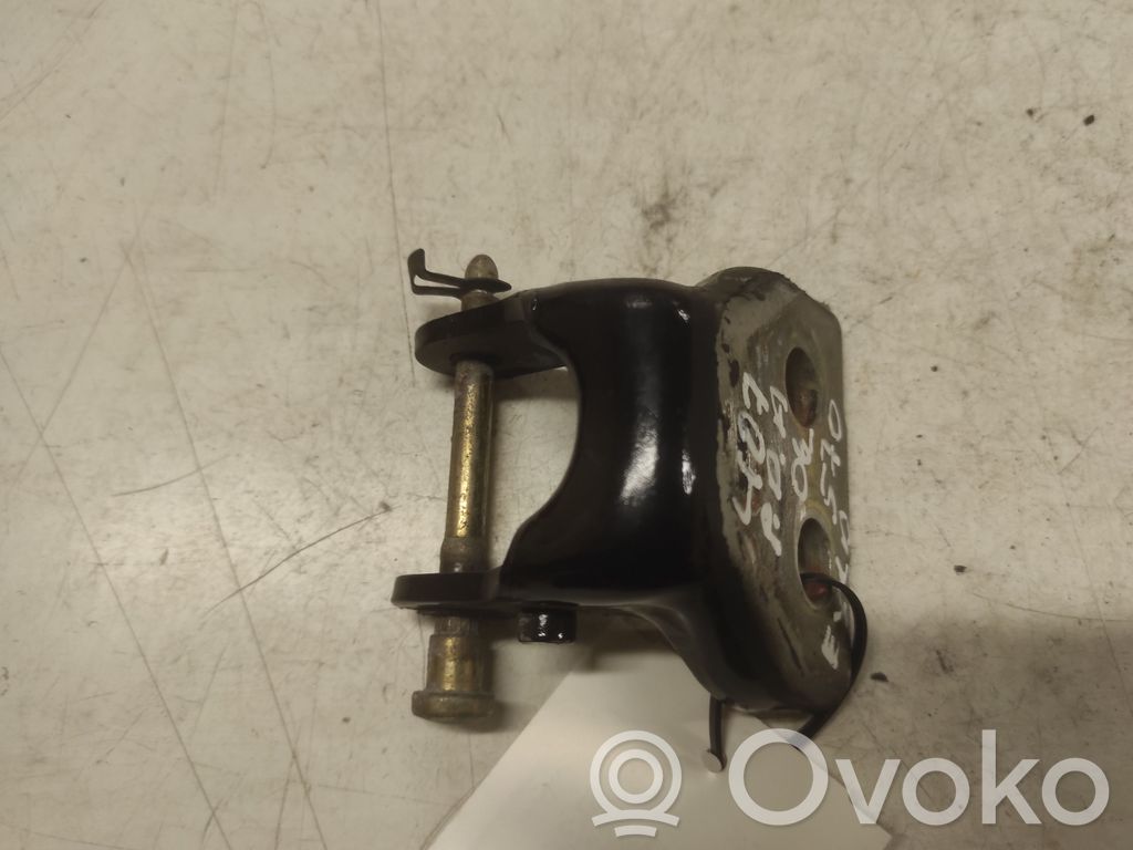 Peugeot 407 Front door lower hinge 