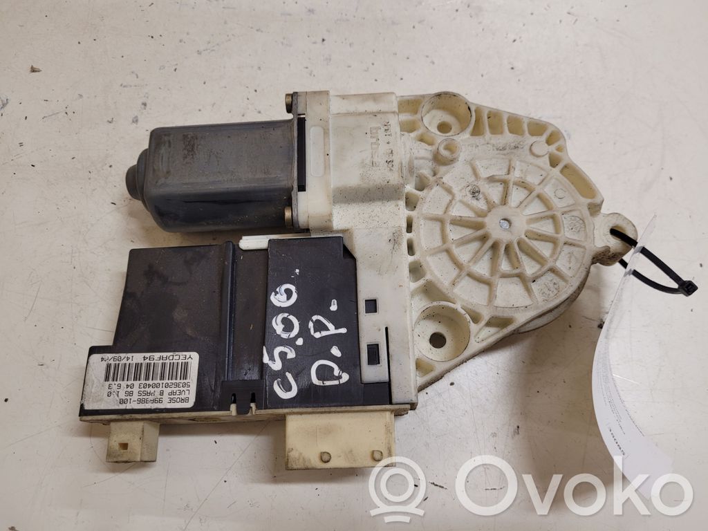 Citroen C5 Front door window regulator motor 