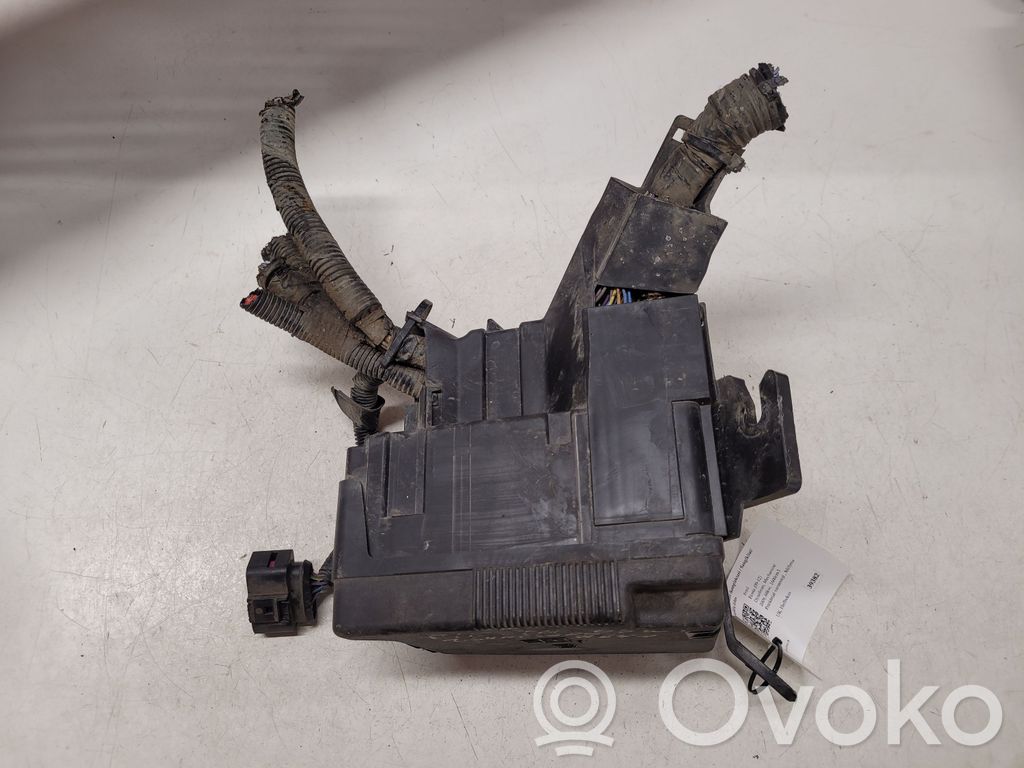 Ford Fiesta Skrzynka bezpieczników / Komplet 