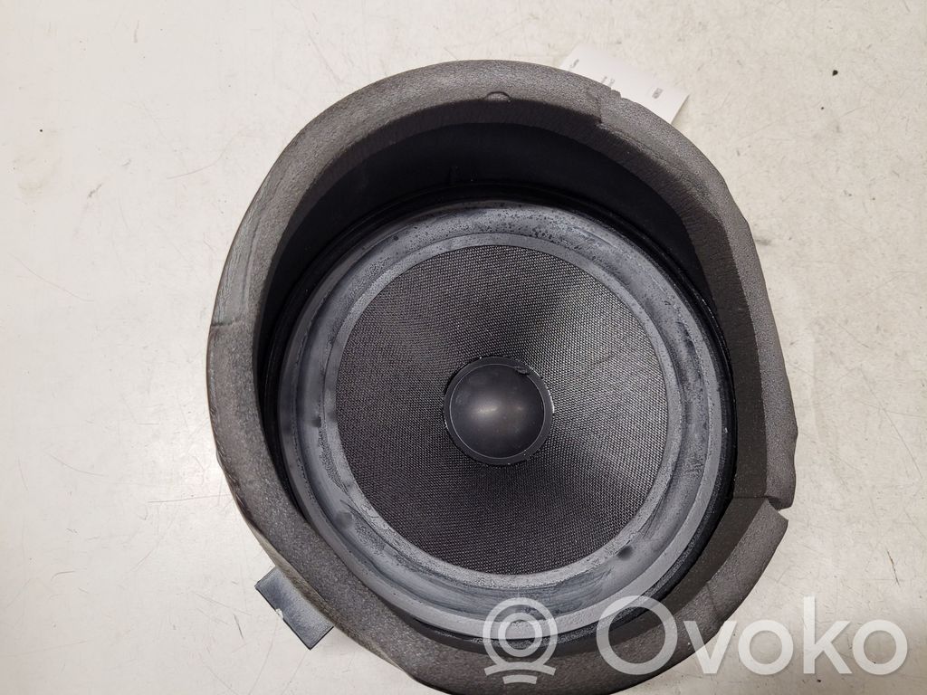 BMW X5 E53 Garsiakalbis (-iai) priekinėse duryse 
