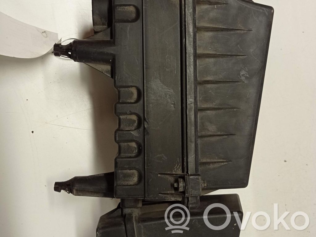 Ford Focus Air filter box 