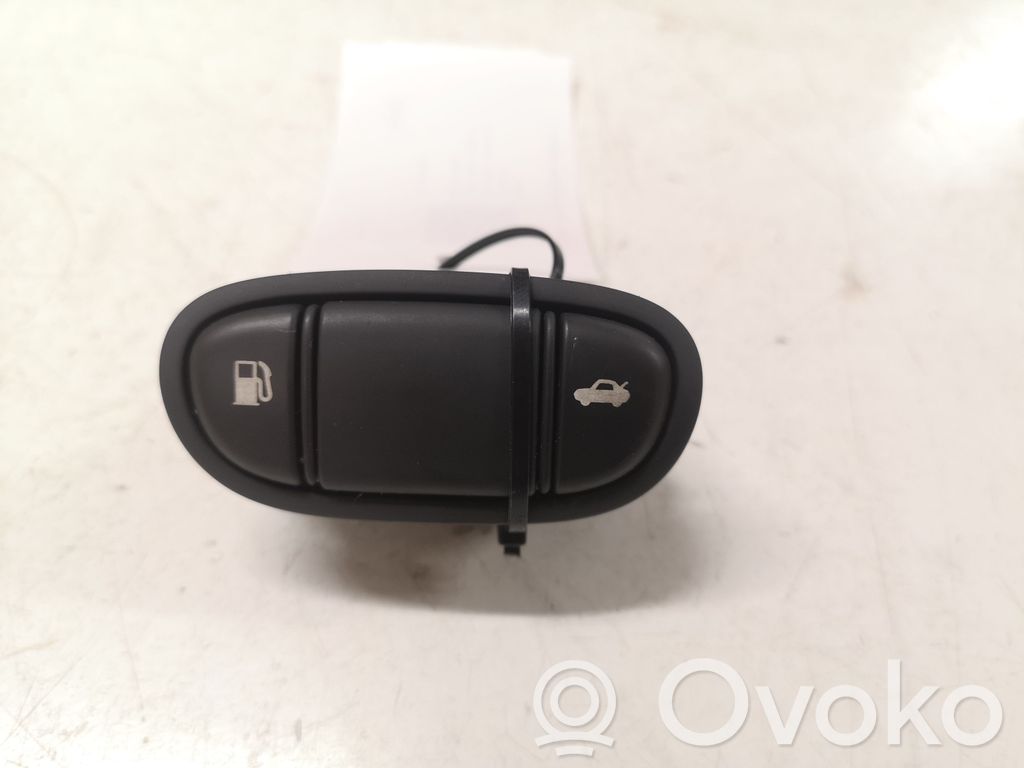 Tailgate opening switch   2R839B242,060810