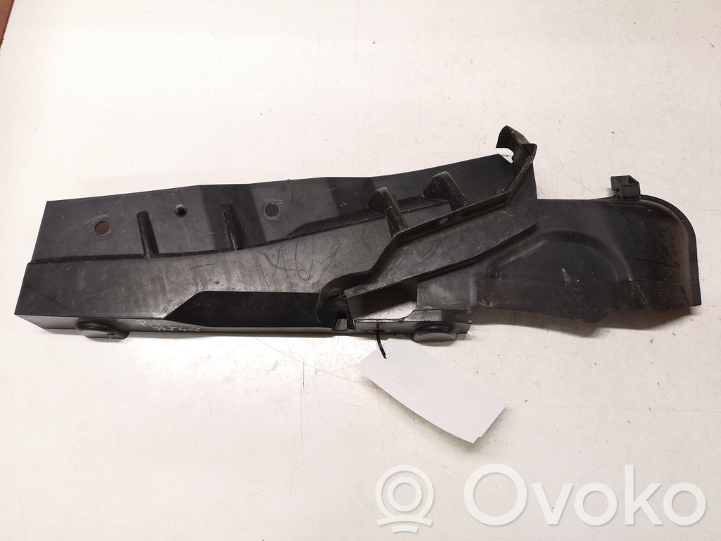 Ford C-MAX I Lokasuojan kannake 