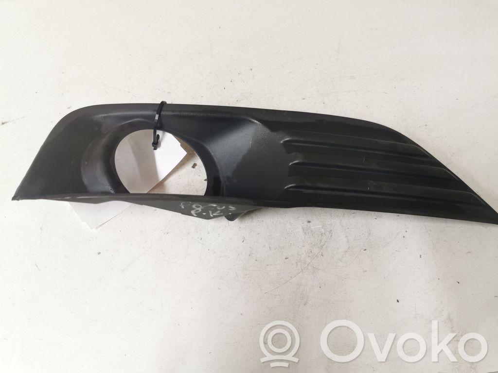 Ford Focus Front fog light trim/grill 
