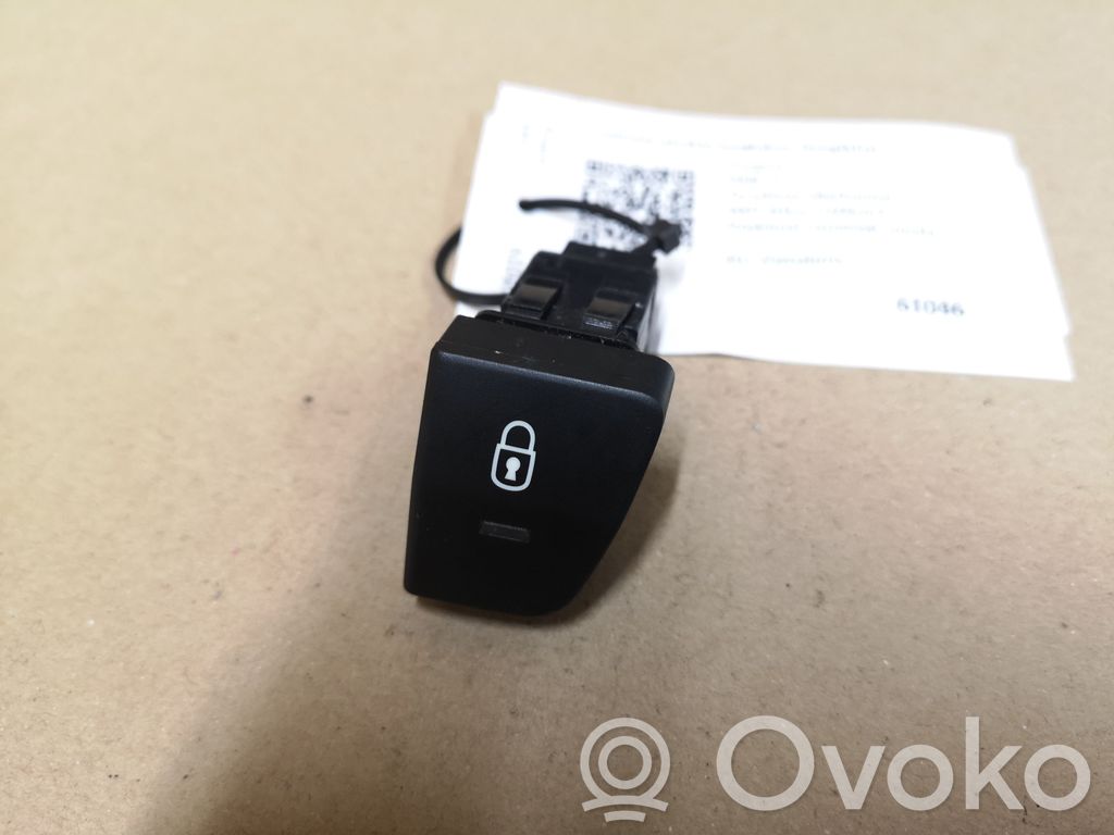 Peugeot 5008 Central locking switch button 