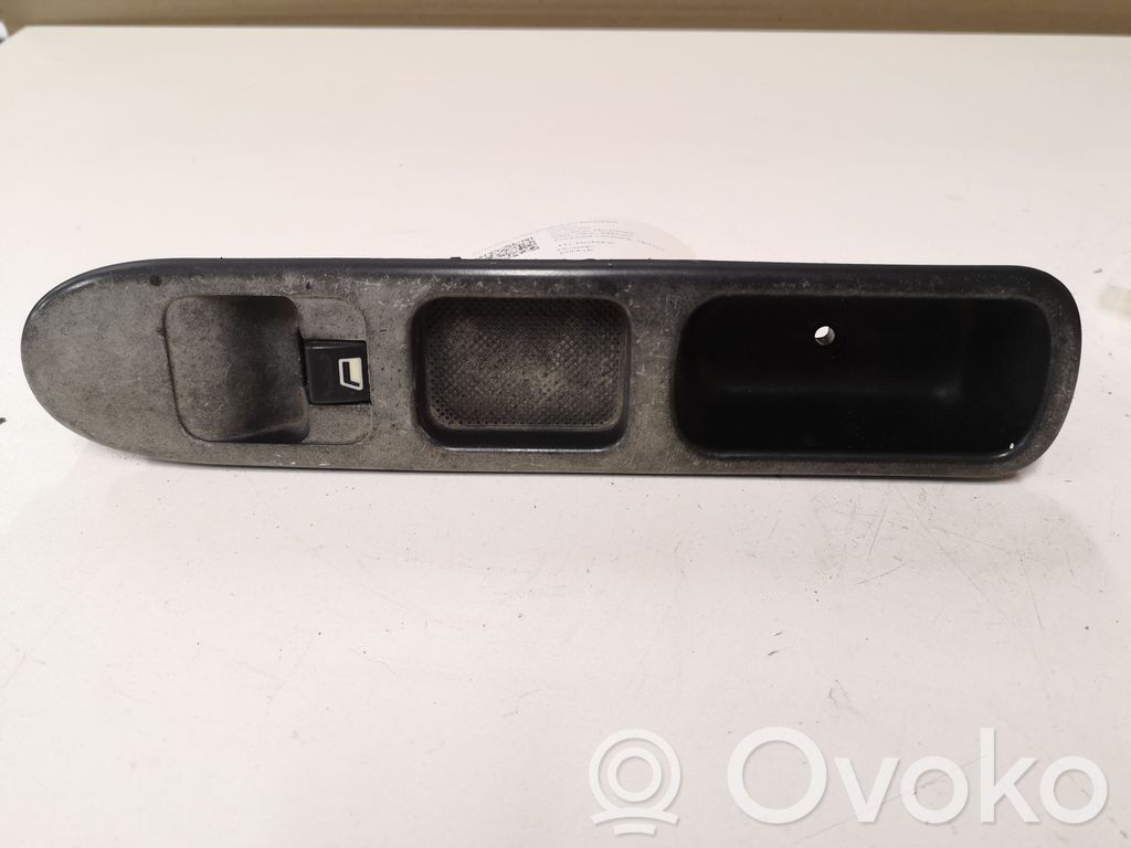 Peugeot 307 Electric window control switch 