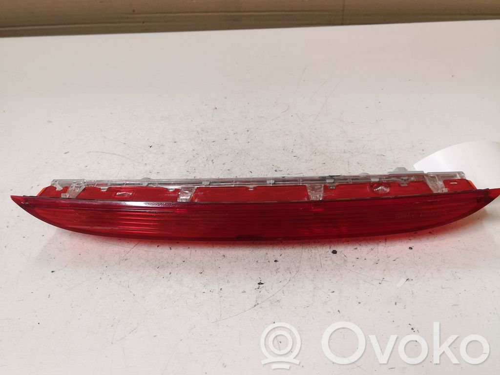 Third/center stoplight   D46151580,P4433,K2442