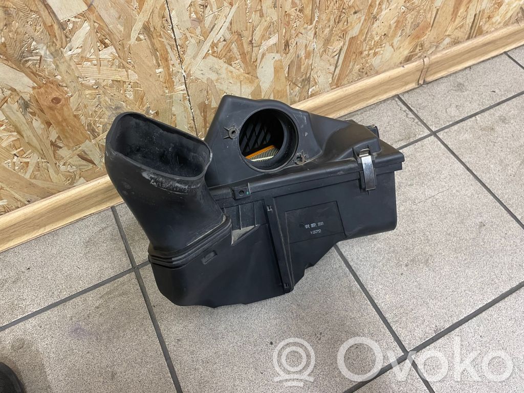 BMW 3 E90 E91 Air filter box 